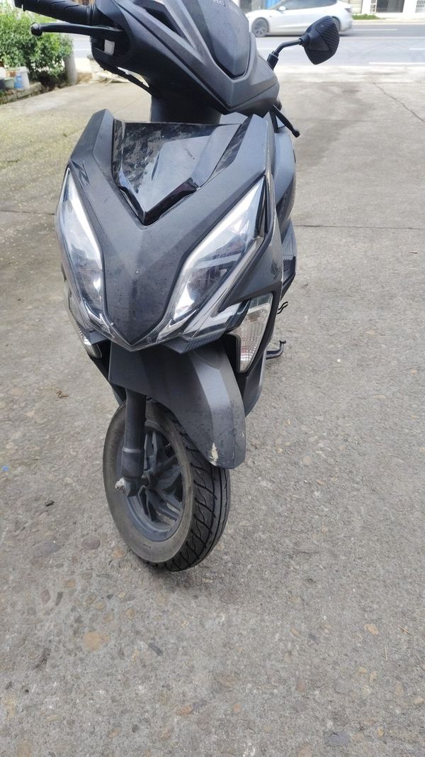 二手新大洲本田裂行 RX125Fi