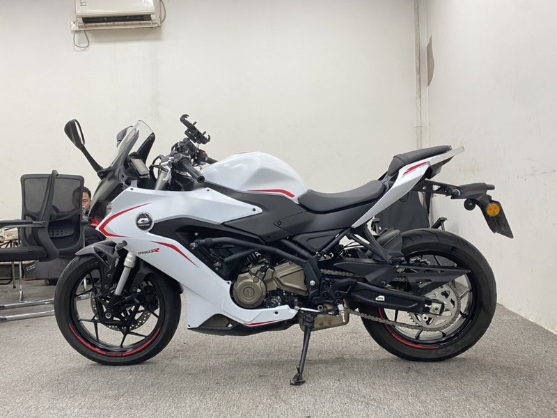二手QJMOTOR赛250