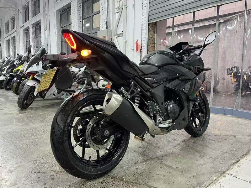二手豪爵铃木GSX250R
