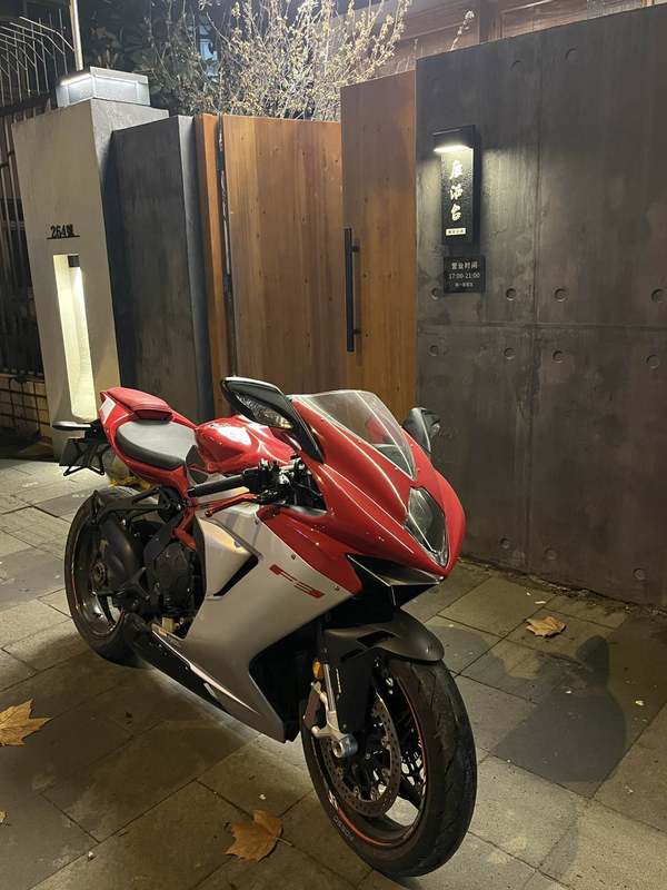 二手奥古斯塔F3 800