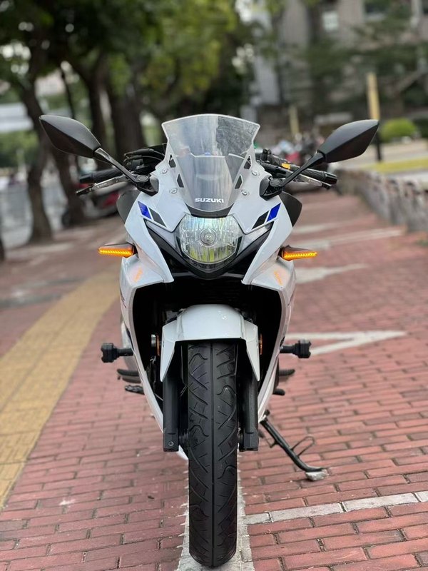 二手豪爵铃木GSX250R