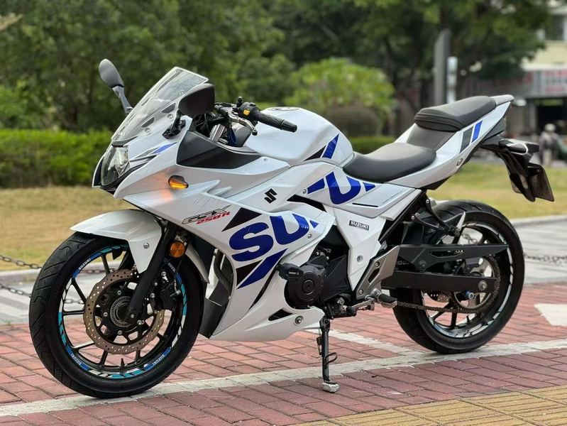 二手豪爵铃木GSX250R