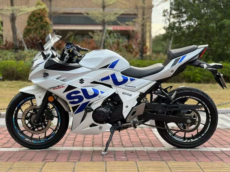二手豪爵铃木GSX250R