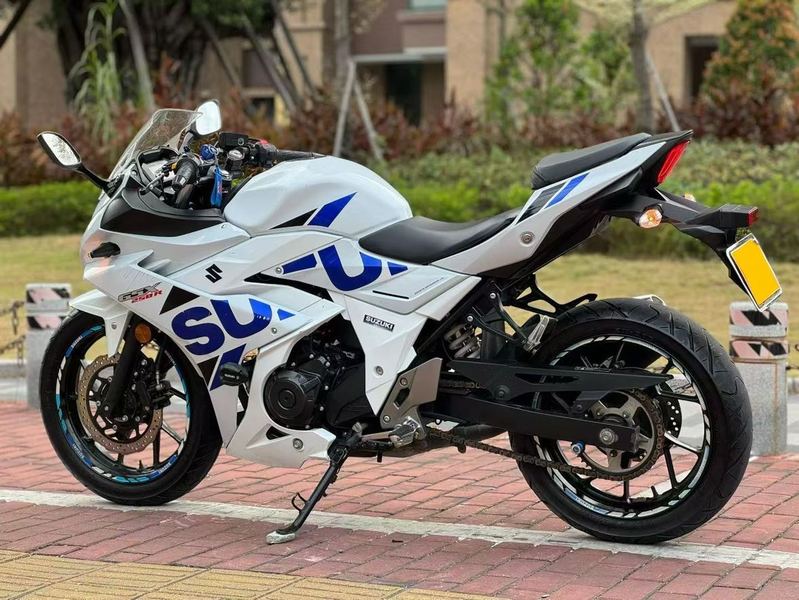 二手豪爵铃木GSX250R