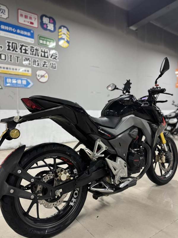 二手五羊本田CB190R 暴锋眼