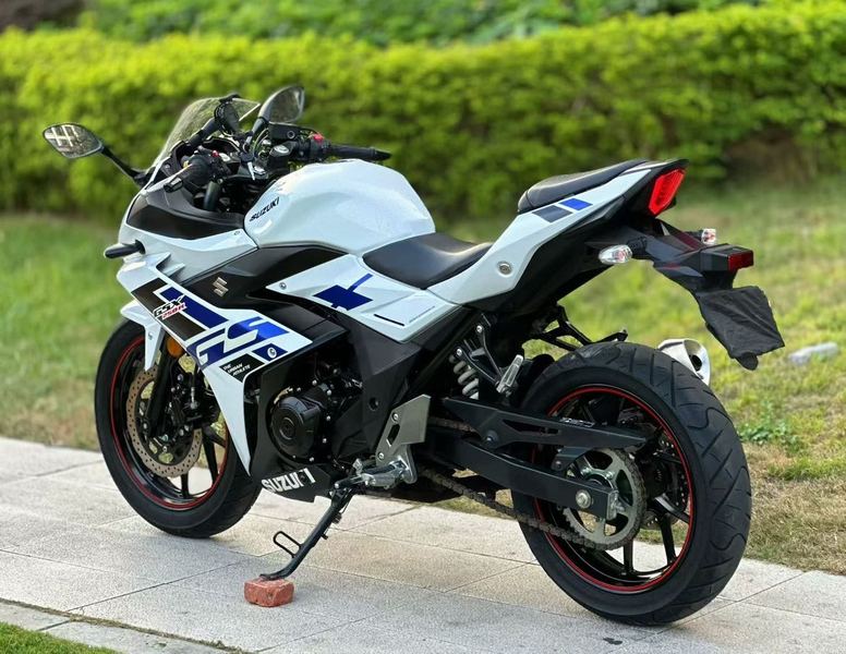 二手豪爵铃木GSX250R