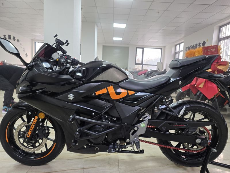 二手豪爵铃木GSX250R