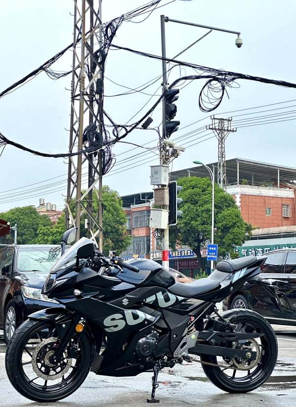 二手豪爵铃木GSX250R