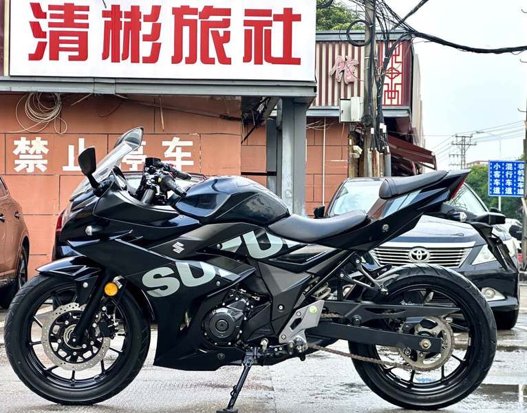 二手豪爵铃木GSX250R