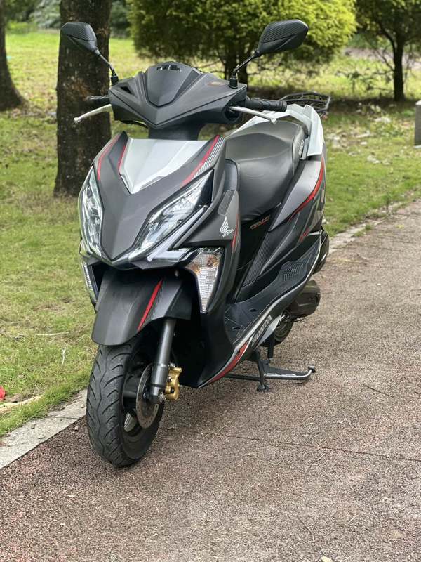 二手新大洲本田裂行 RX125Fi