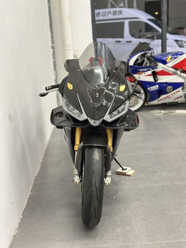 二手阿普利亚RSV4