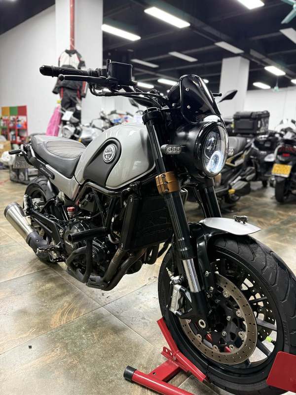 二手贝纳利幼狮 Leoncino 500