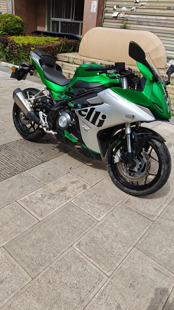 二手贝纳利龙卷风 Tornado 252R