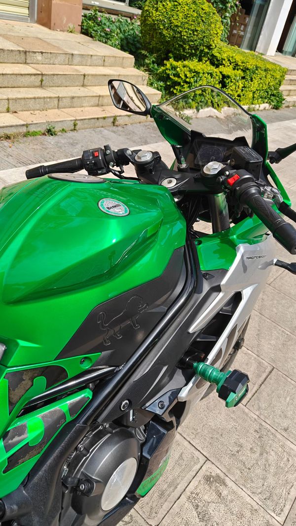 二手贝纳利龙卷风 Tornado 252R