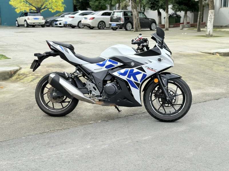 二手豪爵铃木GSX250R