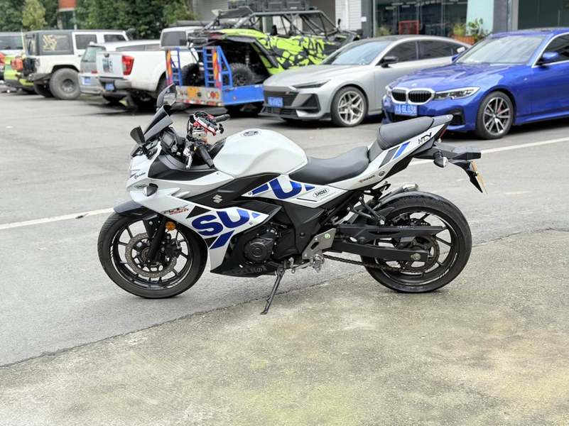 二手豪爵铃木GSX250R