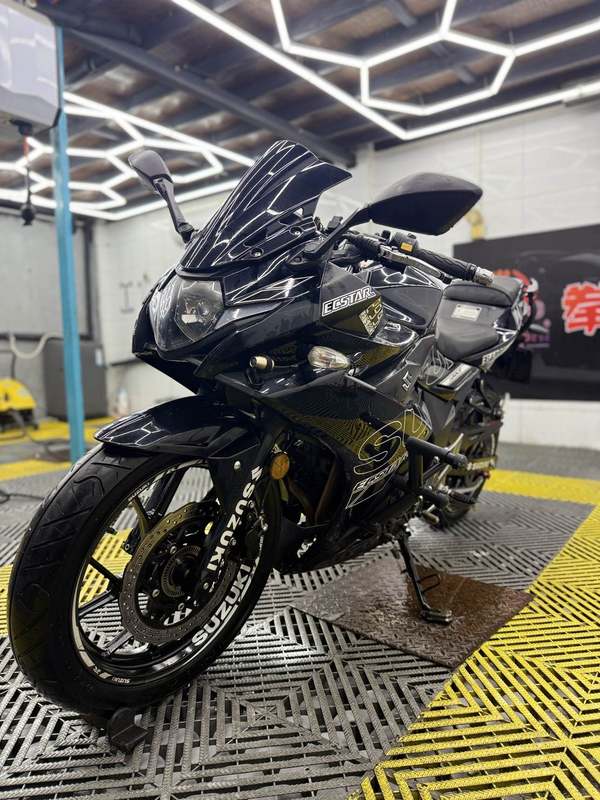 二手豪爵铃木GSX250R