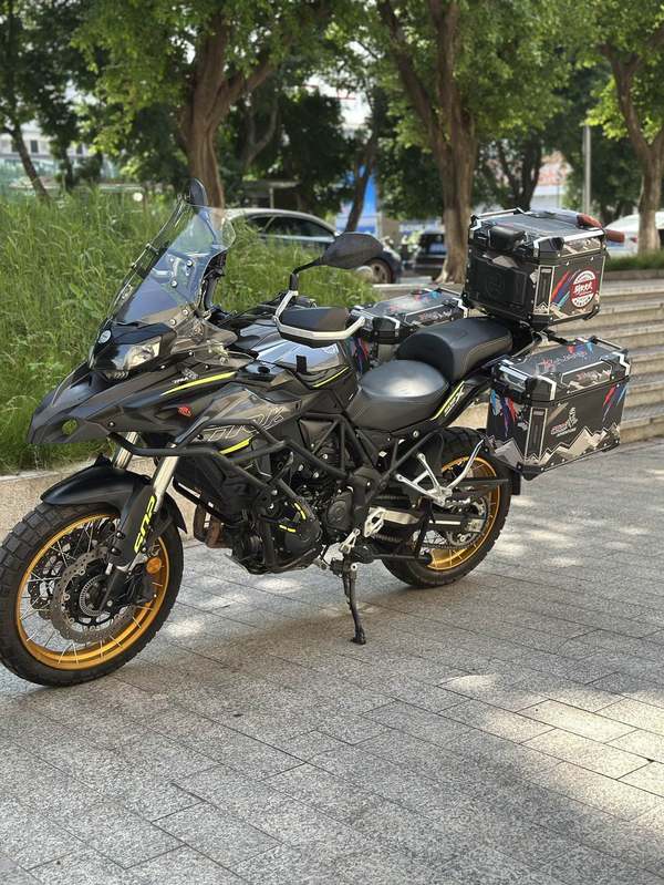 二手贝纳利金鹏 TRK502