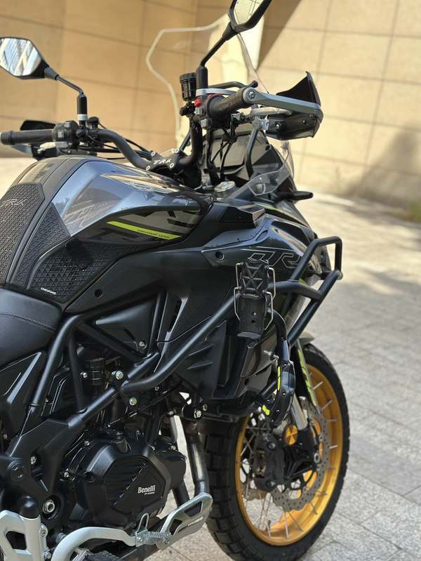 二手贝纳利金鹏 TRK502