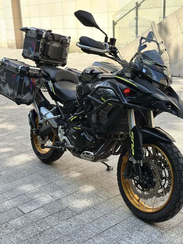 二手贝纳利金鹏 TRK502