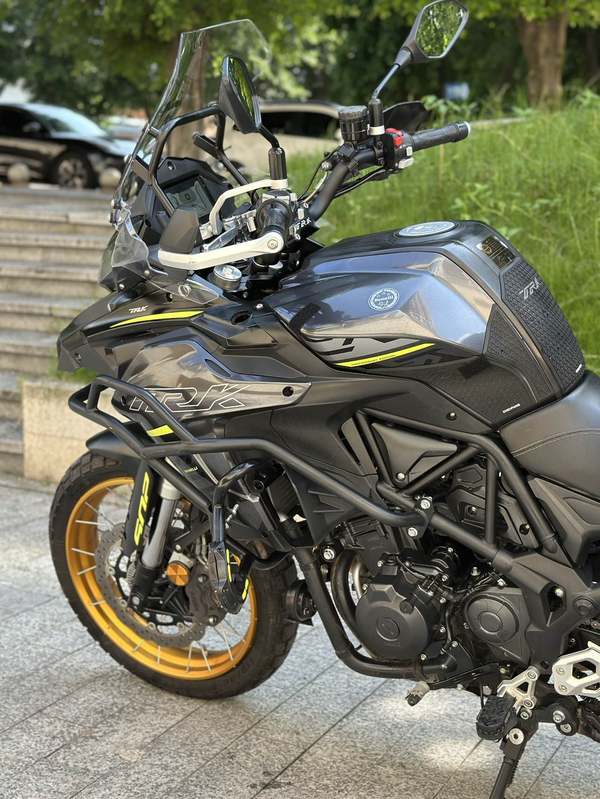 二手贝纳利金鹏 TRK502