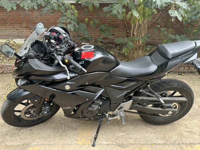 二手豪爵铃木GSX250R