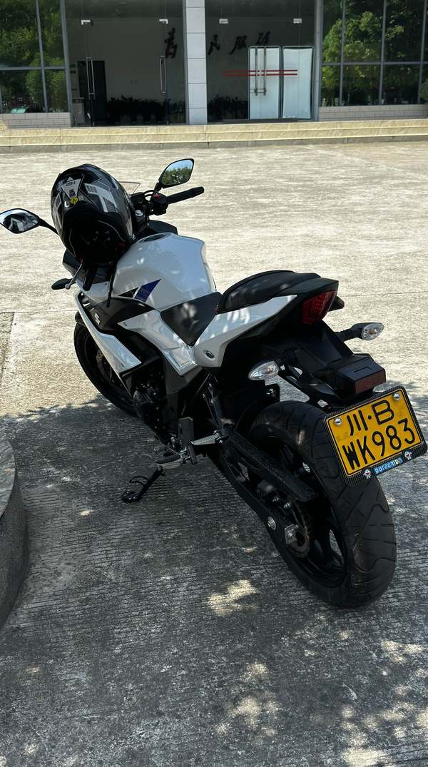 二手豪爵铃木GSX250R