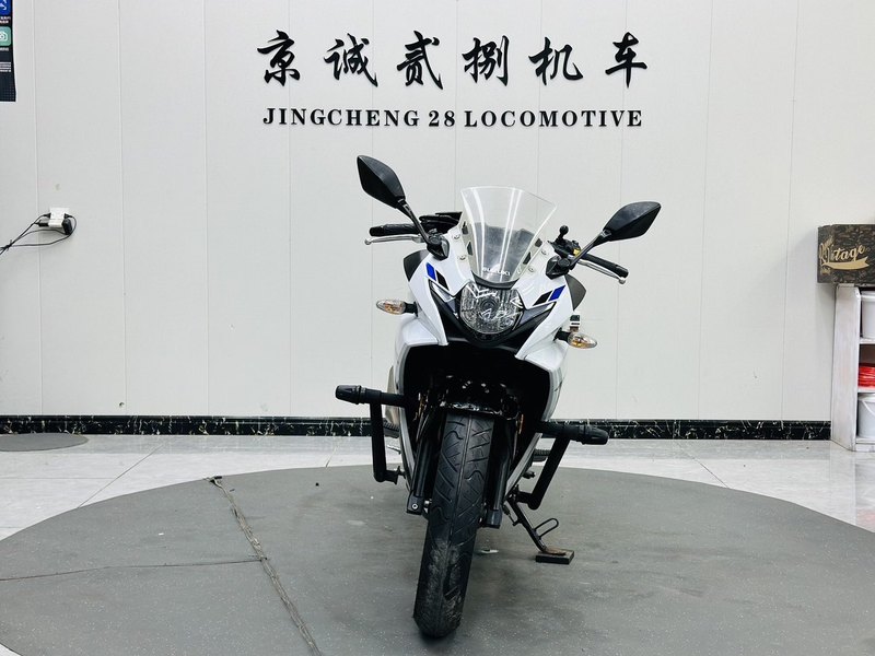 二手豪爵铃木GSX250R