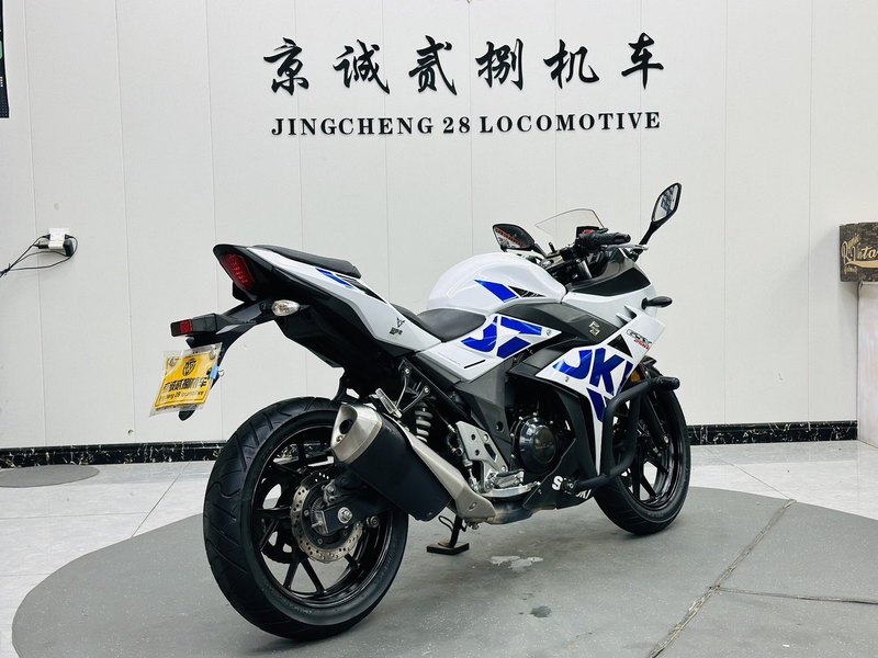 二手豪爵铃木GSX250R