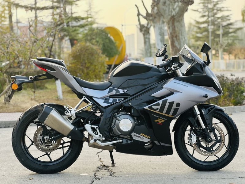 二手贝纳利龙卷风 Tornado 252R