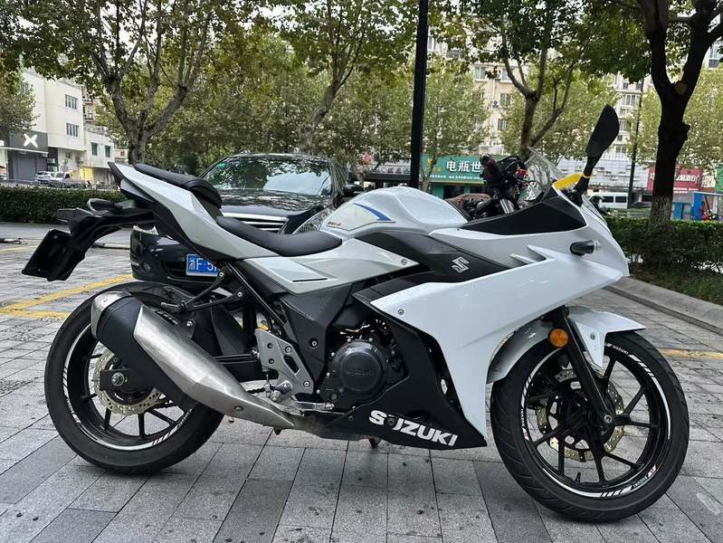 二手豪爵铃木GSX250R
