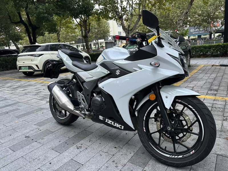 二手豪爵铃木GSX250R