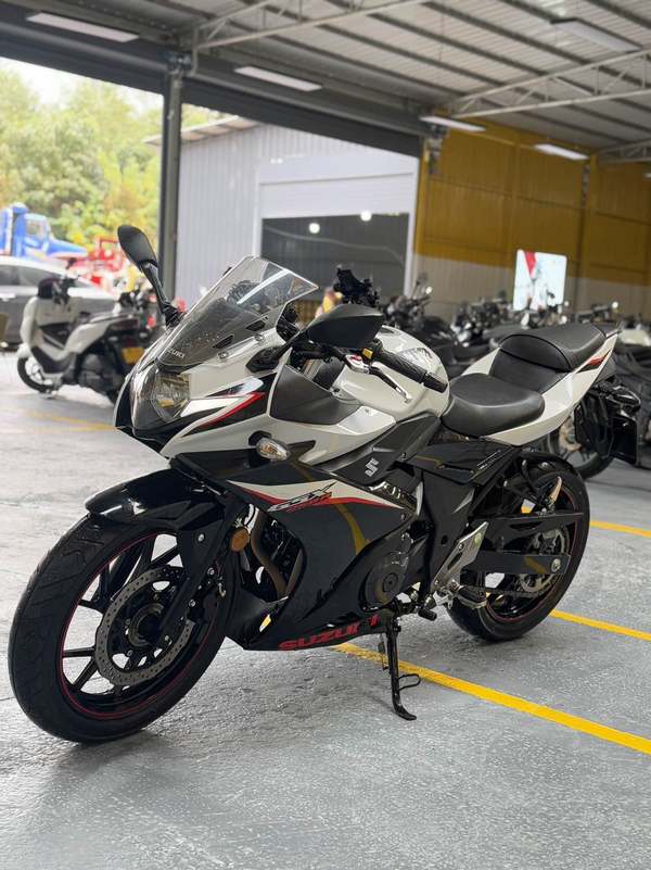 二手豪爵铃木GSX250R