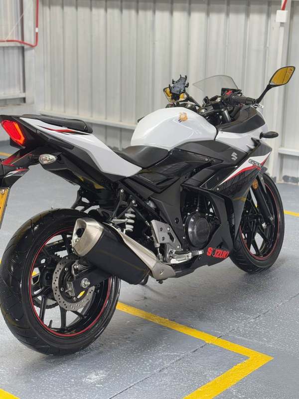 二手豪爵铃木GSX250R