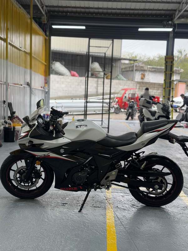二手豪爵铃木GSX250R
