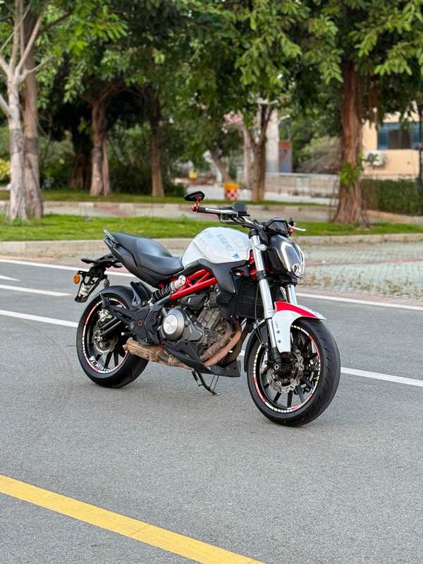 二手贝纳利蓝宝龙BJ300GS