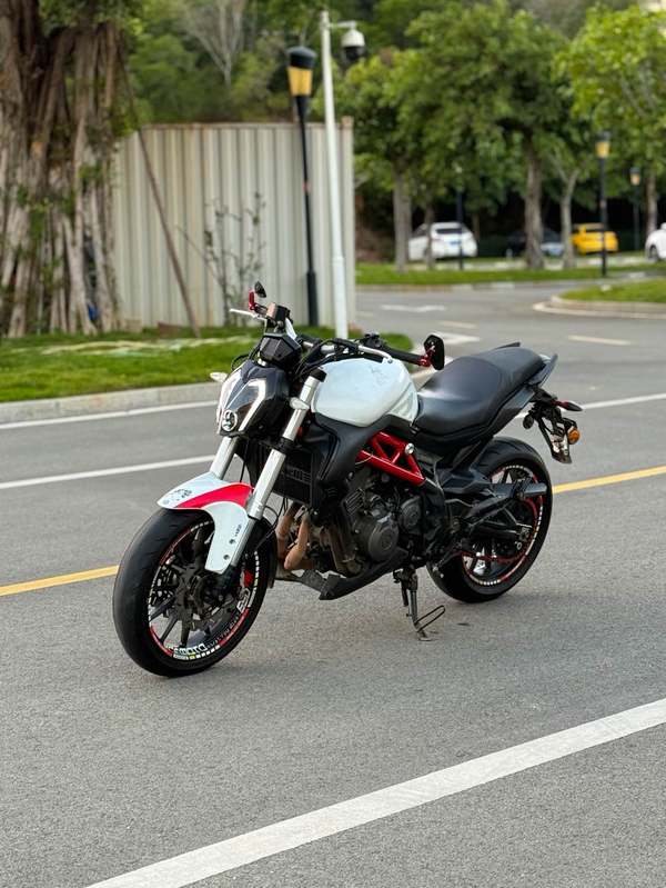 二手贝纳利蓝宝龙BJ300GS