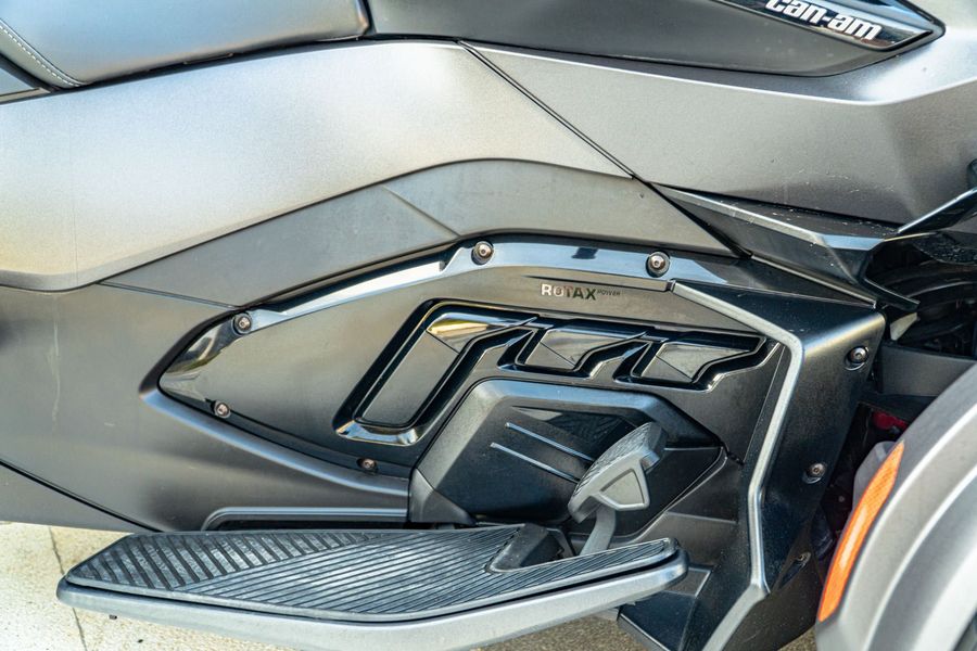 二手庞巴迪Spyder RT