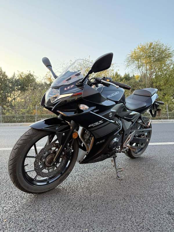 二手豪爵铃木GSX250R