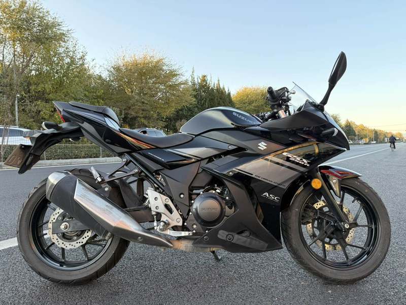 二手豪爵铃木GSX250R