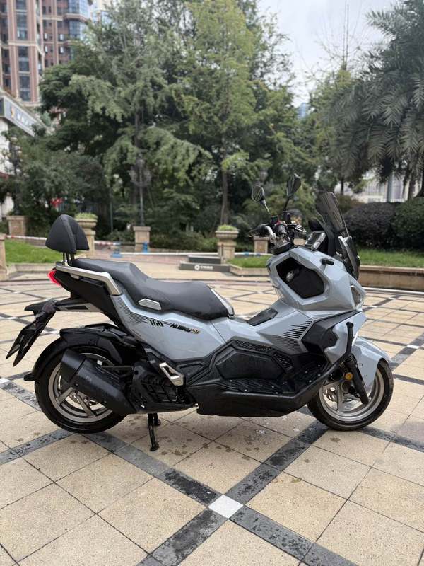 二手三阳哈士奇 Husky ADV150