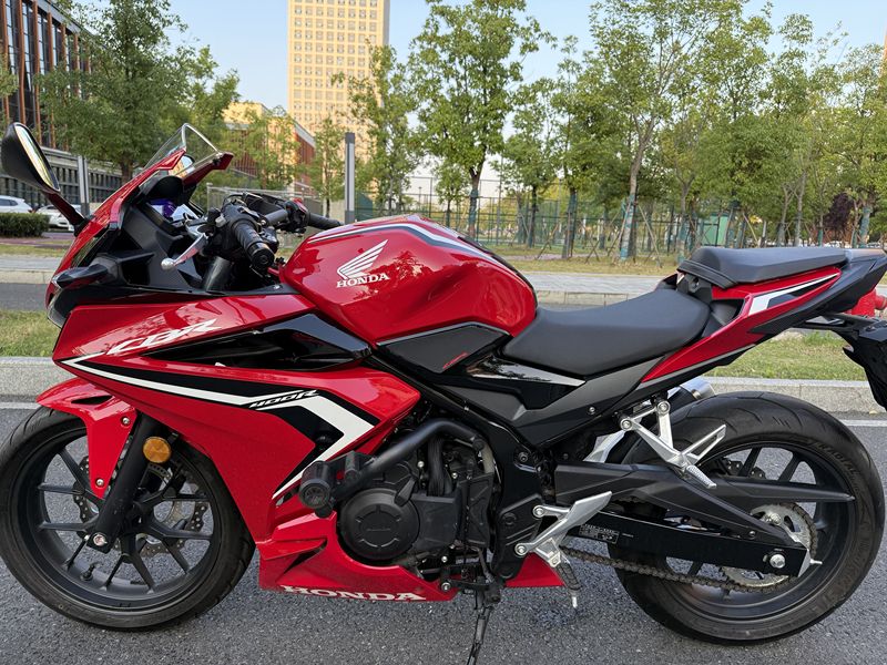 二手本田CBR400R