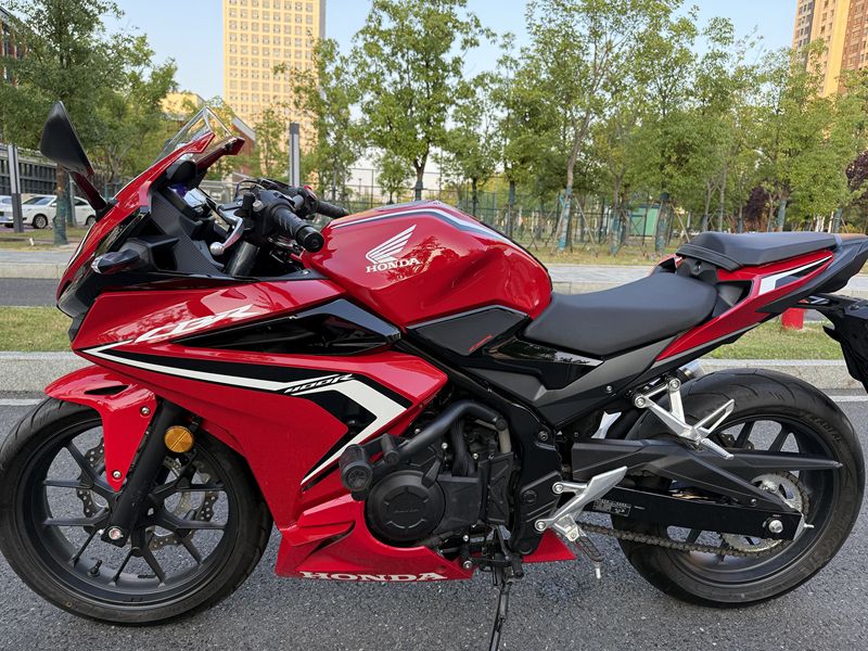 二手本田CBR400R