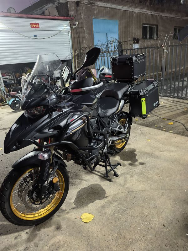 二手贝纳利TRK552