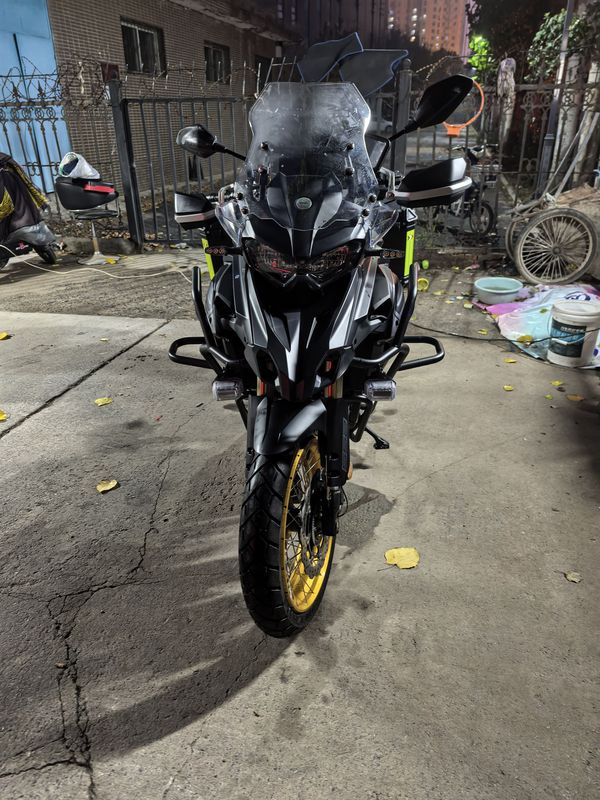 二手贝纳利TRK552