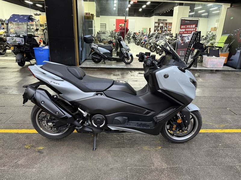 二手雅马哈TMAX