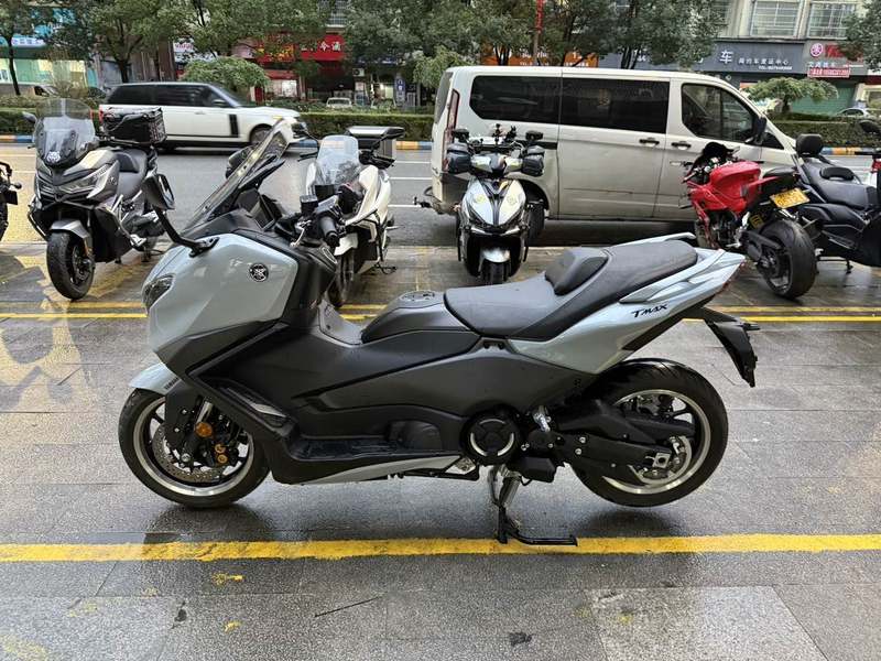 二手雅马哈TMAX