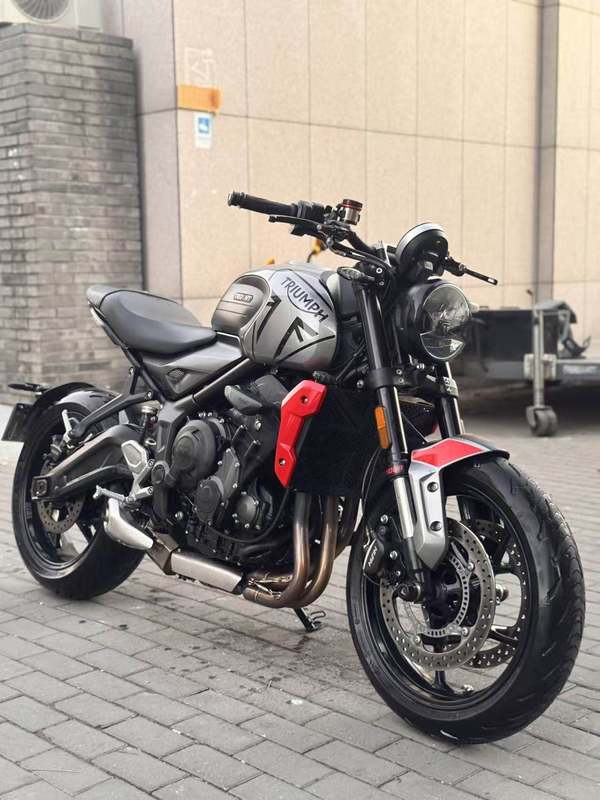 二手凯旋Trident 660