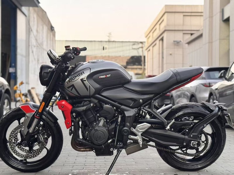 二手凯旋Trident 660