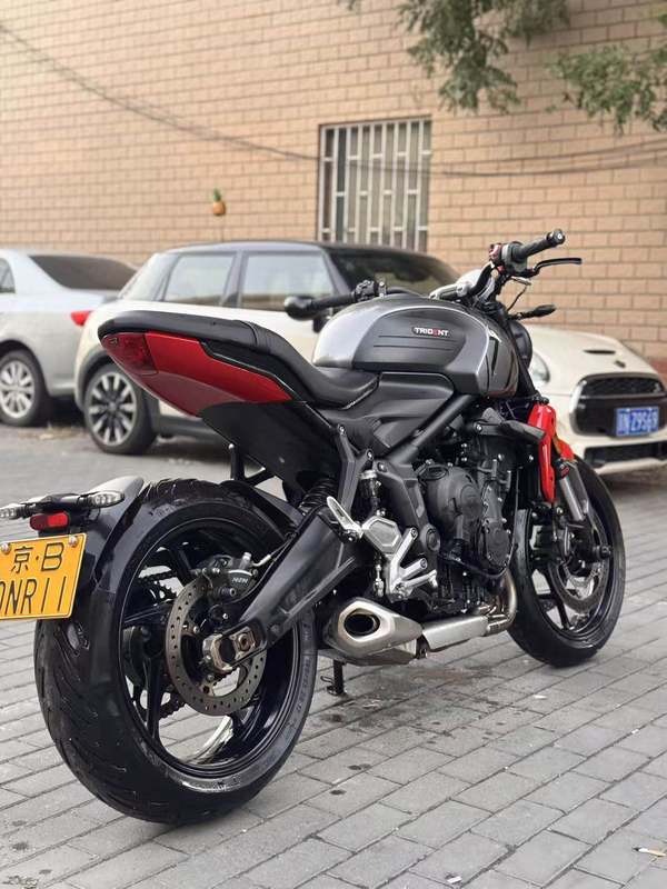 二手凯旋Trident 660